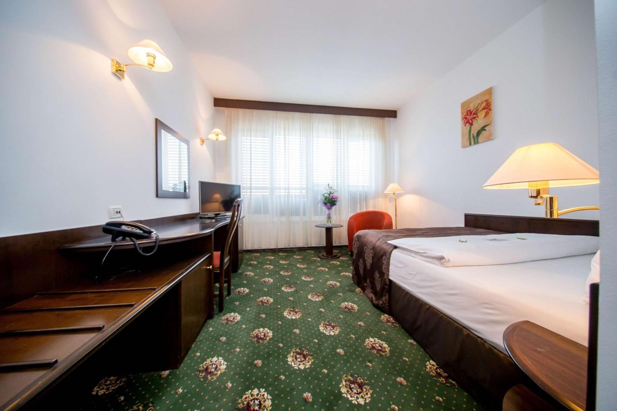 Best Western Central Hotel Arad Exterior foto