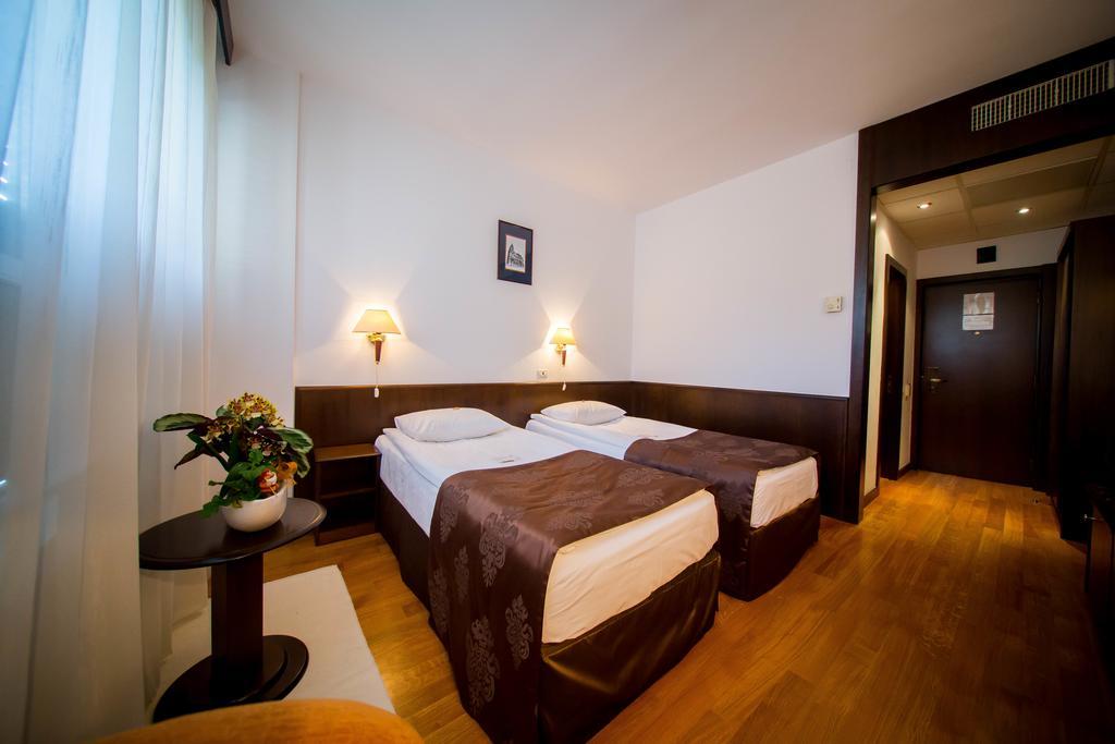 Best Western Central Hotel Arad Exterior foto