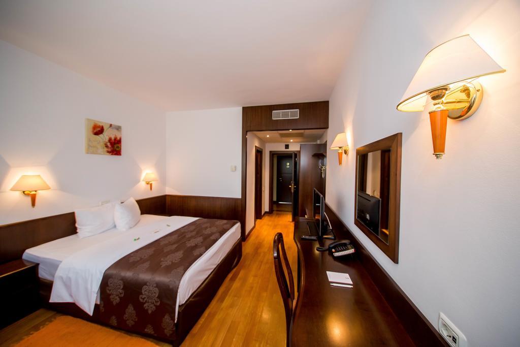 Best Western Central Hotel Arad Exterior foto