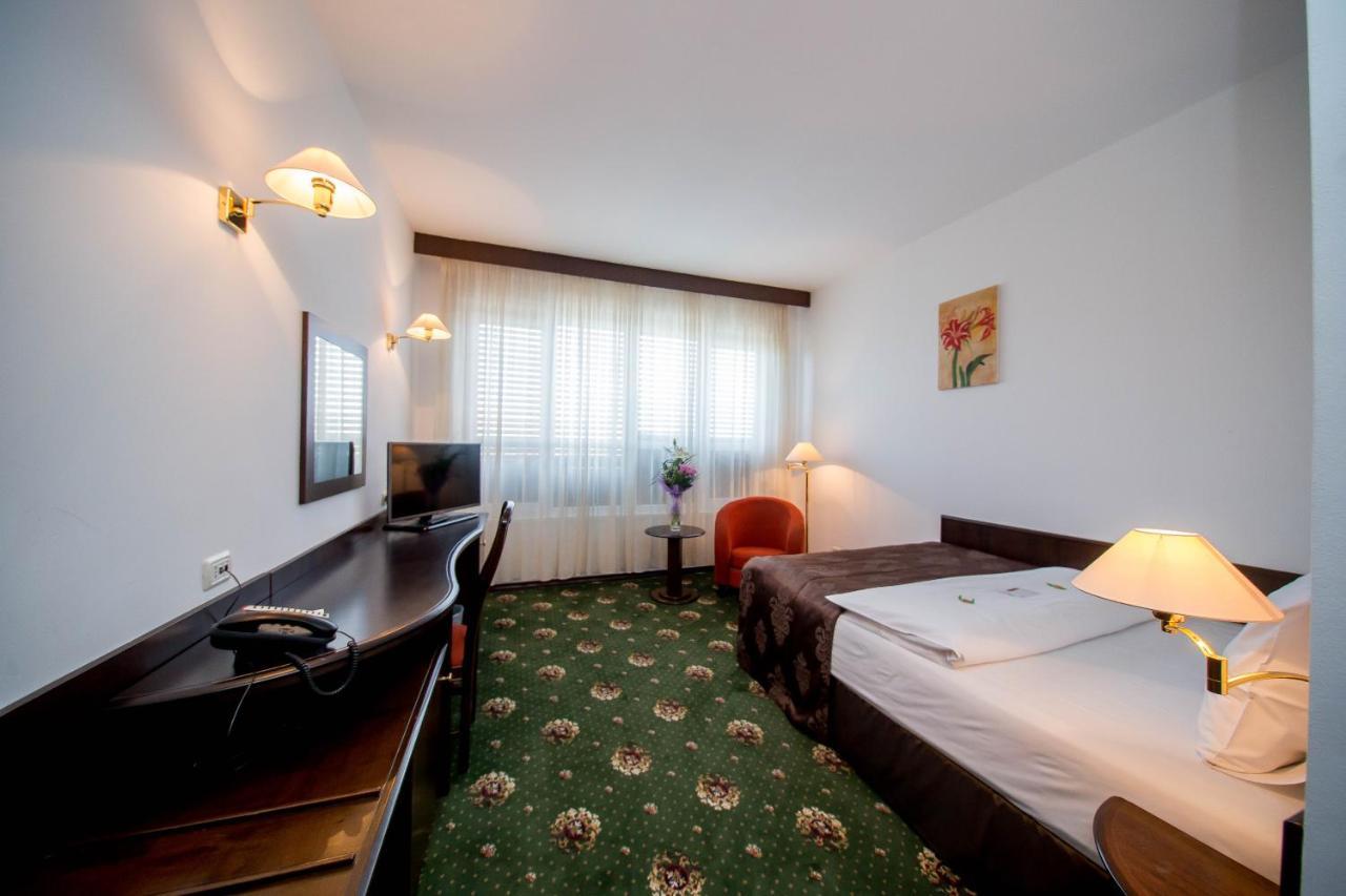 Best Western Central Hotel Arad Exterior foto