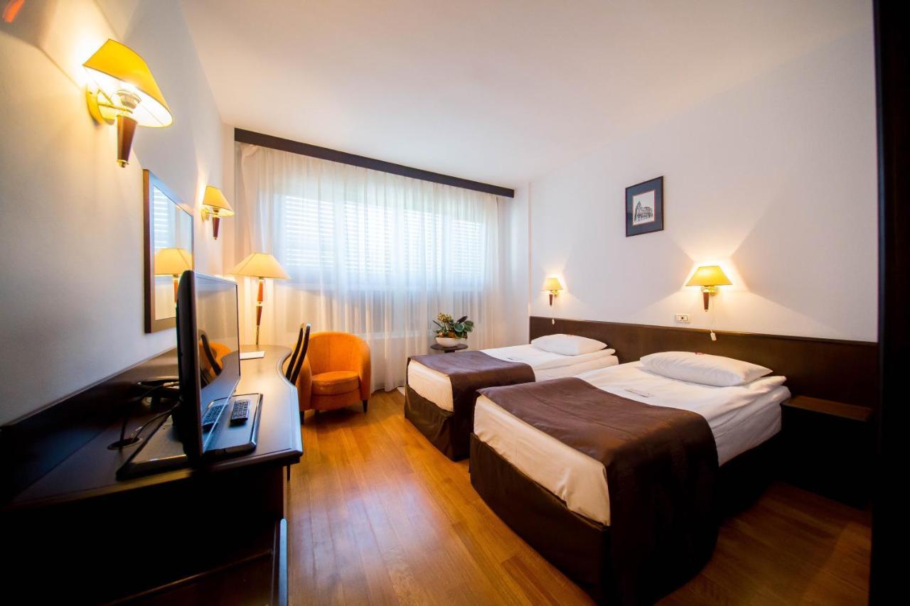 Best Western Central Hotel Arad Exterior foto